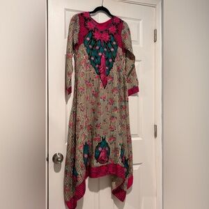 Pakistani shalwar kameez